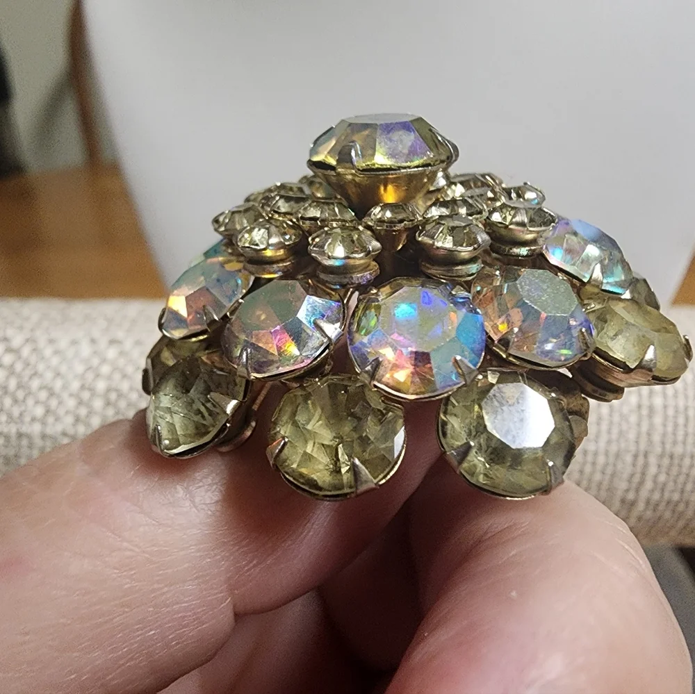 Vintage Yellow Aurora Borealis Brooch - Picture 6 of 7